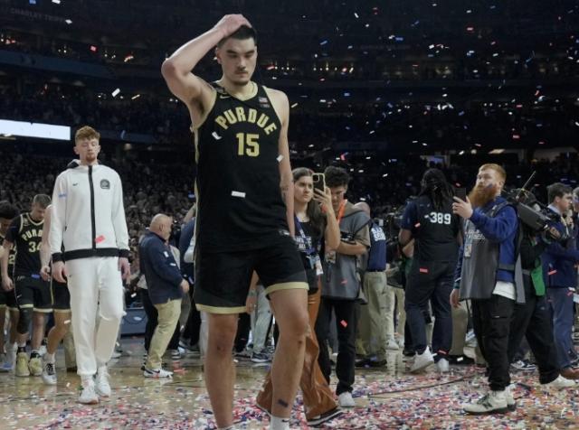 kaiyun体育-周志豪空砍37分失冠 黄皮肤中锋能否再次征服NBA？